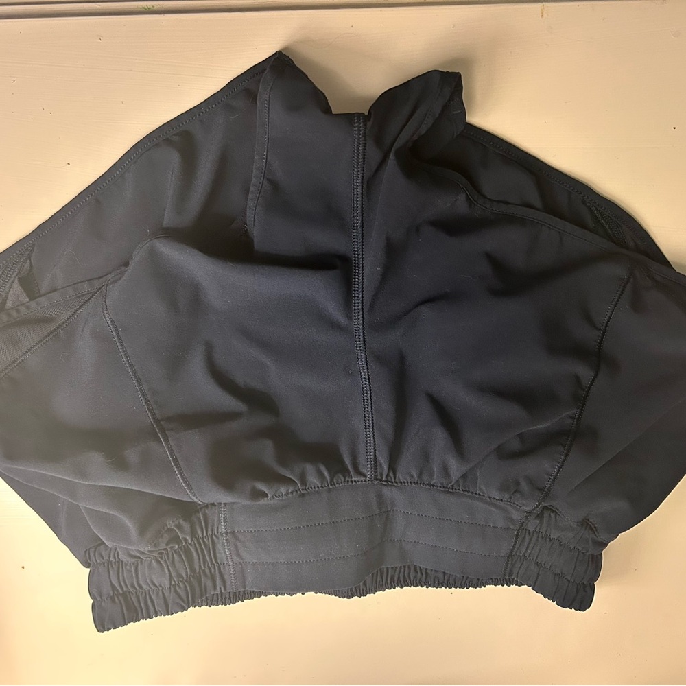 lululemon athletica Navy Low-Rise Hotty Hot short 2.5” size 4